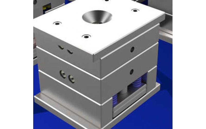 PET材料生產(chǎn)酒包裝盒，透明，模具必須冷卻，導(dǎo)致縮水率不能用1.5%